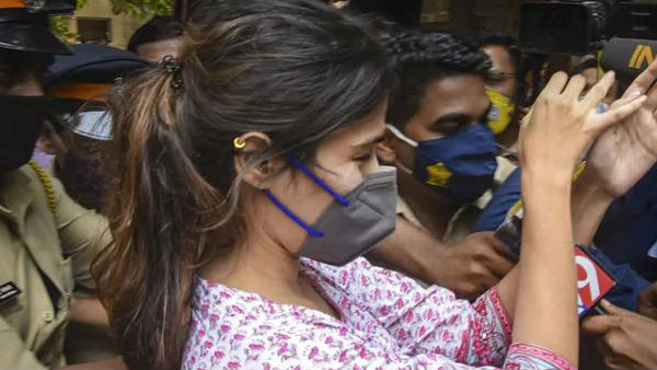 भाई की मदद से सुशांत के लिए मंगवाती थी ड्रग्स