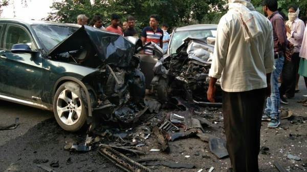 bmw collide with swift dzire four people killed in kasganj bmw collide with swift dzire four people killed in kasganj