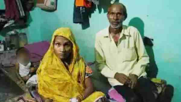 Father could not pay delivery fees, doctors snatched the newborn Father could not pay delivery fees, doctors snatched the newborn