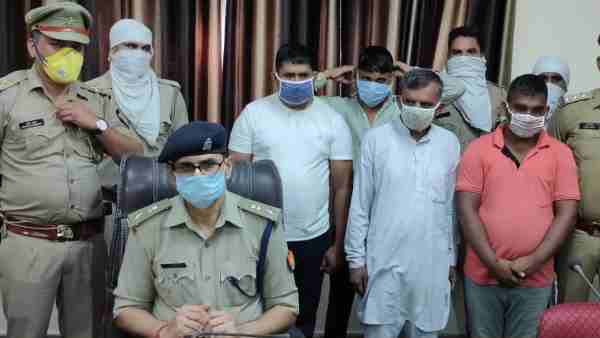 Amroha Police has arrested four accused for cheating people by cloning ATM Amroha Police has arrested four accused for cheating people by cloning ATM