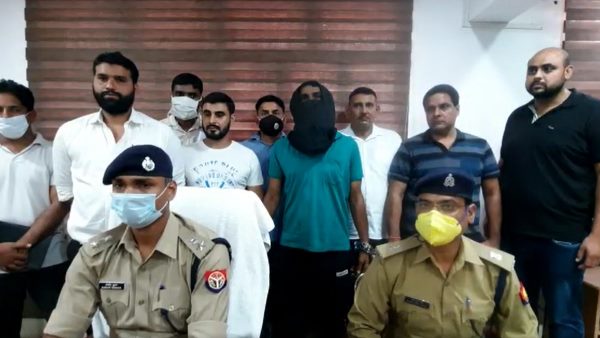 50 से ज्यादा आपराधिक मुकदमें दर्ज