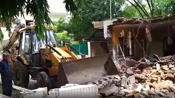 atiq ahmed house demolished in prayagraj atiq ahmed house demolished in prayagraj
