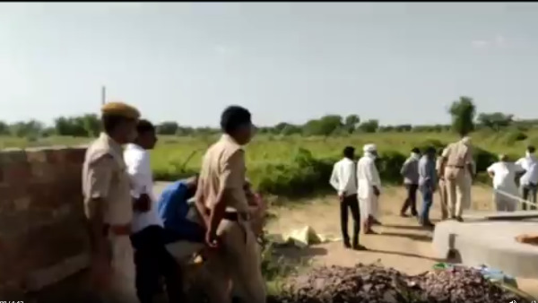 Father kills 6-year-old son by Drowning him in water, wife registers case Father kills 6-year-old son by Drowning him in water, wife registers case