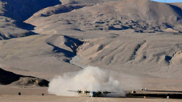 अमेरिका का C-130 एयरक्राफ्ट