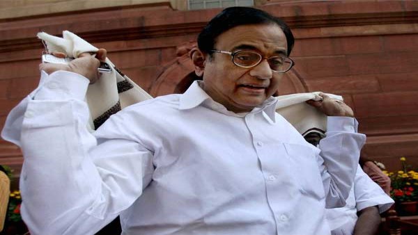 कई ट्वीट में चिदंबरम ने PM मोदी और बीजेपी प्रवक्ताओं पर हमला किया