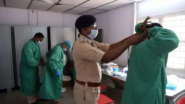 जिलों में कोरोना के कुल मामले और मौतें