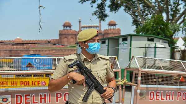 दिल्ली में बढ़ी हत्या और रेप की घटनाएं