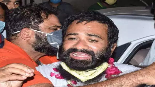 गोरखपुर ऑक्सीजन कांड के बाद आए थे चर्चा में