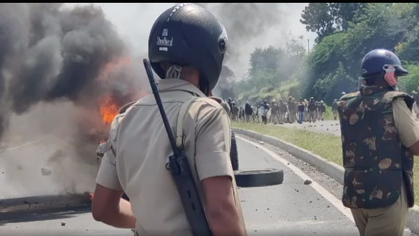 19. दो किमी में पेट्रोलिंग कर रही पुलिस