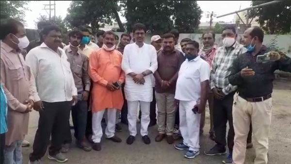 पुलिस की चुप्पी पर उठे सवाल