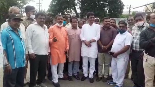ठाकोर नेताओं ने नहीं पहना मास्क