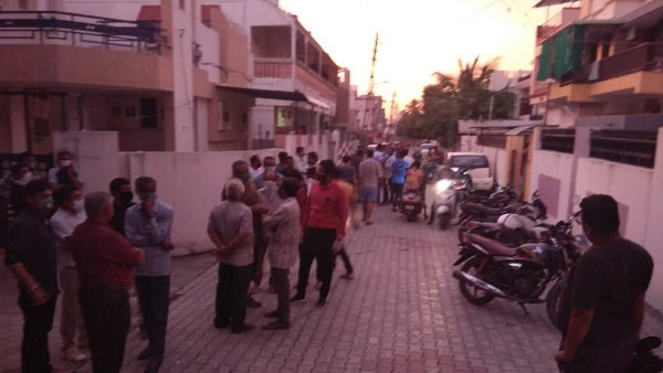 घटना के वक्त पूर्व डीसीपी गांव गए हुए थे