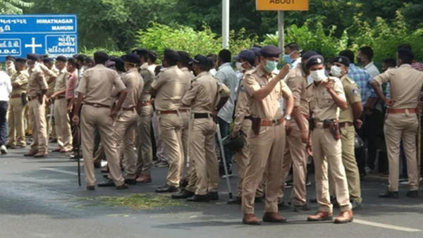 Congress Protest Against agricultural Bills In Gandhinagar, Police Detained many leaders Congress Protest Against agricultural Bills In Gandhinagar, Police Detained many leaders