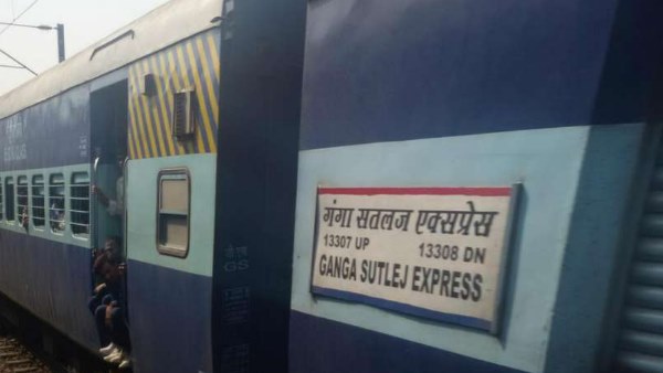 बच्चे के लिए उपलब्ध करवाया दूध