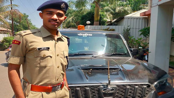 2. हसन सफीन, आईपीएस ( India's youngest IPS officer Hasan Safin )
