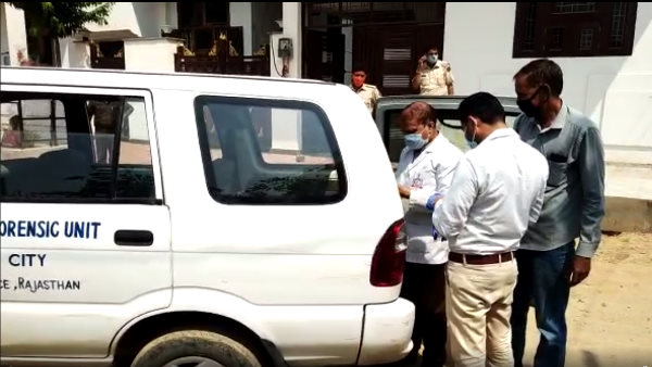 husband and wife hanged with two sons in Kanota Jaipur Rajasthan husband and wife hanged with two sons in Kanota Jaipur Rajasthan