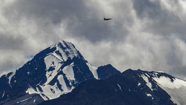 ग्रीन लाइन पार करने की कोशिशें