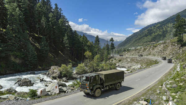 जवानों को दिए गए SIG Sauer 716 असॉल्ट राइफल