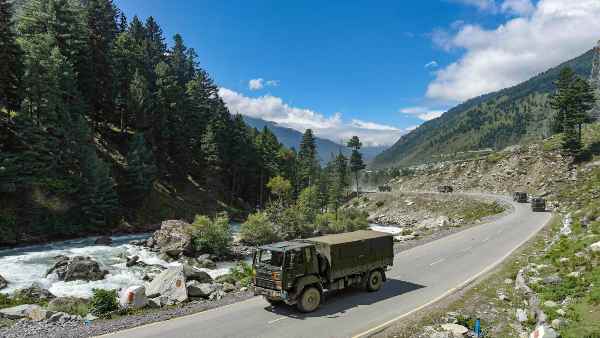 चीन का 'दोहरा' रवैया बहुत बड़े खतरे का संकेत है