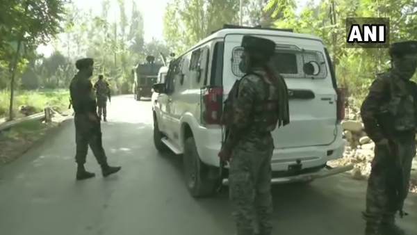 jammu kashmir, budgam, crpf, terrorist attack on crpf, terrorist attack on crpf in jammu kashmir, jammu kashmir cfpf terroritst attack, जम्मू कश्मीर, सीआरपीएफ, आतंकी हमला, बडगाम, जम्मू कश्मीर में सीआरपीएफ दल पर हमला, जम्मू कश्मीर में सीआरपीएफ दल पर आतंकी हमला jammu kashmir, budgam, crpf, terrorist attack on crpf, terrorist attack on crpf in jammu kashmir, jammu kashmir cfpf terroritst attack, जम्मू कश्मीर, सीआरपीएफ, आतंकी हमला, बडगाम, जम्मू कश्मीर में सीआरपीएफ दल पर हमला, जम्मू कश्मीर में सीआरपीएफ दल पर आतंकी हमला