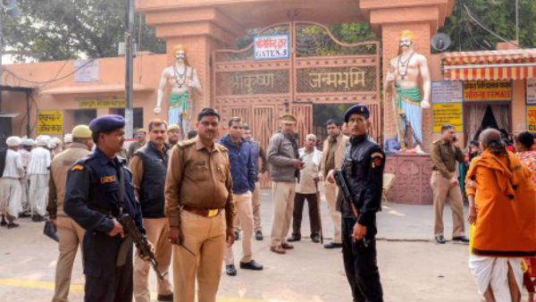 सुप्रीम कोर्ट में एक्ट के खिलाफ याचिका