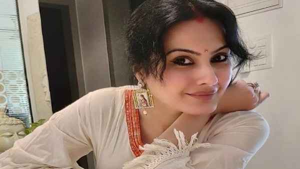 यूजर ने लिखा ... आराध्या बच्चन बड़ी हो रही हैं