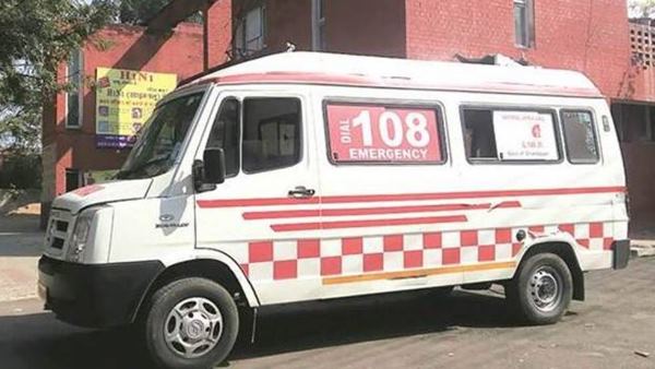 corona positive woman misdeeds by ambulance driver in kerala corona positive woman misdeeds by ambulance driver in kerala