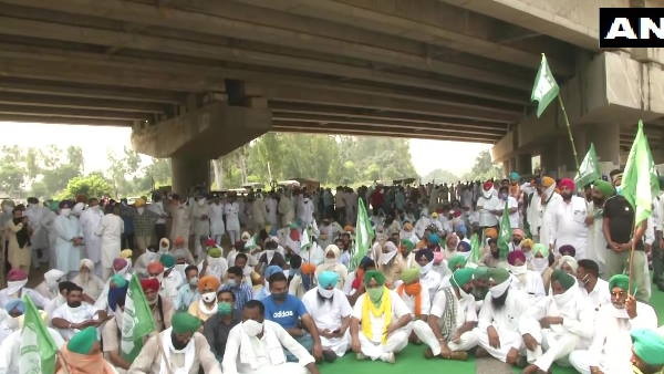 Punjab government withdraws FIR against protesting farmers CM Amarinder Singh appeals Punjab government withdraws FIR against protesting farmers CM Amarinder Singh appeals