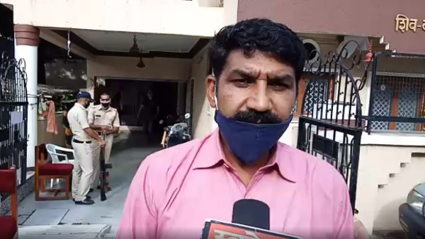 आय से 200 फीसदी अधिक संपत्ति अर्जित की