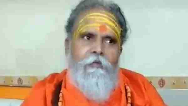 'बहादुरी से लड़ रही कंगना, इसलिए बौखलाए'