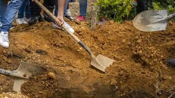 इससे पहले मास्क न पहनने वालों को ताबूत में लिटाने की दी जा चुकी सजा