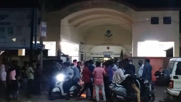 A Lawyer killed In The City Of Rapar in kutch, incident caught in CCTV A Lawyer killed In The City Of Rapar in kutch, incident caught in CCTV
