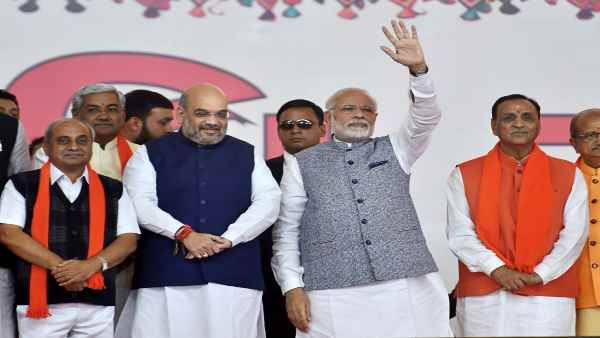 बिहार चुनाव में गुजरात क्यों दोहरा रहे हैं मोदी ?