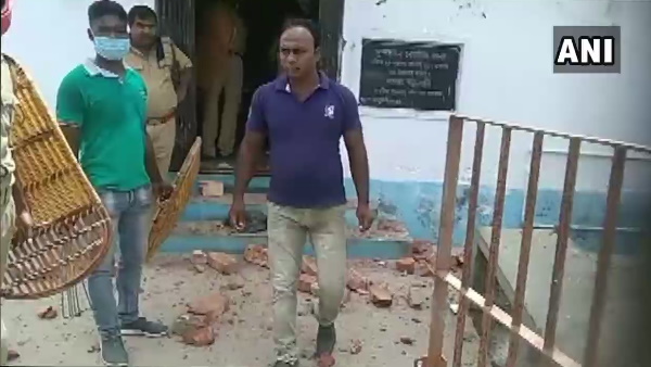 West Bengal Six Police personnel in South 24 Parganas injured West Bengal Six Police personnel in South 24 Parganas injured