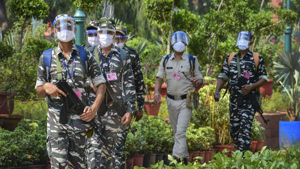 SSC और UPSC के जरिए चयन
