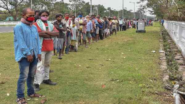 कोरोना में गरीब और गरीब हुए, अमीरों का भरता रहा खजाना
