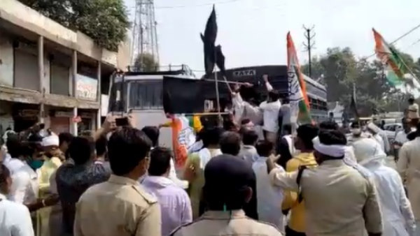 विरोध से पहले लिया हिरासत में