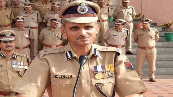 यादव की वीआरएस को लेकर कई चर्चा