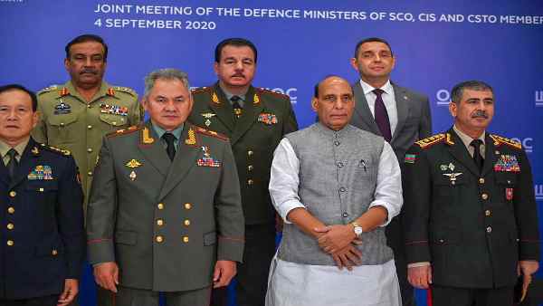 In front of the Chinese counterpart, Defense Minister Rajnath Singh said that trust is necessary for peace In front of the Chinese counterpart, Defense Minister Rajnath Singh said that trust is necessary for peace