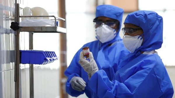 Gujarat Govt reduces Covid-19 test rates in private labs, now it will cost 1500 rupees instead of 2500 Gujarat Govt reduces Covid-19 test rates in private labs, now it will cost 1500 rupees instead of 2500