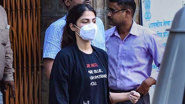 और रिया चक्रवर्ती को 14 दिनों के न्यायिक हिरासत में भेज दिया गया
