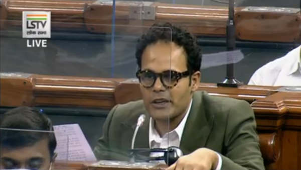 गैंगस्टर विकास दुबे एनकाउंटर पर लोकसभा में बोले BSP सांसद, जज और जल्लाद की भूमिका बंद करे पुलिस गैंगस्टर विकास दुबे एनकाउंटर पर लोकसभा में बोले BSP सांसद, जज और जल्लाद की भूमिका बंद करे पुलिस