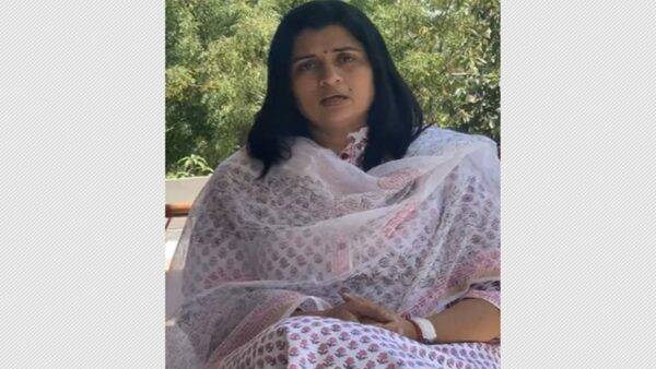 फरवरी में मिलवाया था मां-बेटी को