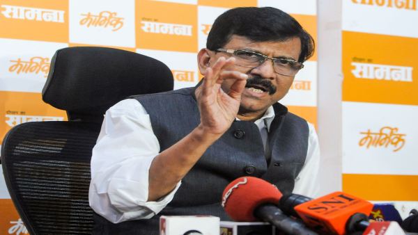 शिवसेना नेताओं की प्रतिक्रिया पर कंगना ने मुंबई-पीओके की तुलना थी