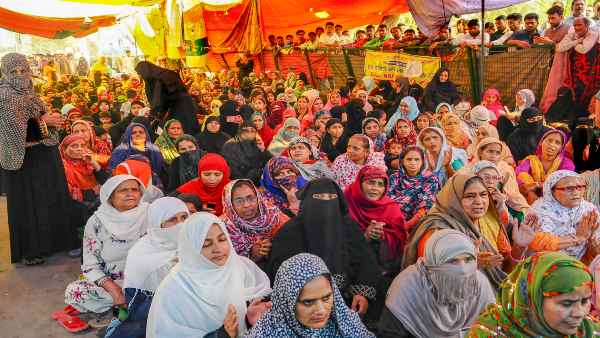 दिहाड़ी और लॉजिस्टिक उपलब्ध करवाने में किए खर्च