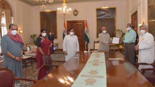 दिल्ली दंगों की जांच को लेकर राष्ट्रपति से मिले विपक्षी नेता, opposition leades met president over delhi riot, Congress, dmk, cpm, opposition, ramnath kovind, delhi riots, delhi police, delhi, दिल्ली हिंसा, दिल्ली दिल्ली दंगों की जांच को लेकर राष्ट्रपति से मिले विपक्षी नेता, opposition leades met president over delhi riot, Congress, dmk, cpm, opposition, ramnath kovind, delhi riots, delhi police, delhi, दिल्ली हिंसा, दिल्ली
