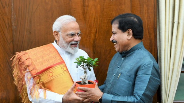 president and pm modi reaction on Union Minister of State of Railways Shri Suresh Angadi death president and pm modi reaction on Union Minister of State of Railways Shri Suresh Angadi death