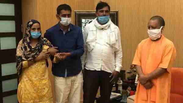 Family of Sudiksha Bhati met CM Yogi Adityanath Family of Sudiksha Bhati met CM Yogi Adityanath