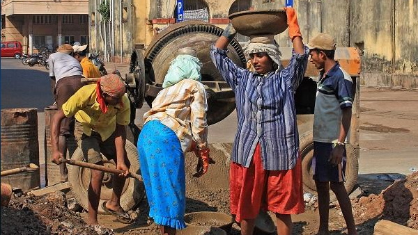 दिहड़ी मजदूर कर रहे आत्महत्या