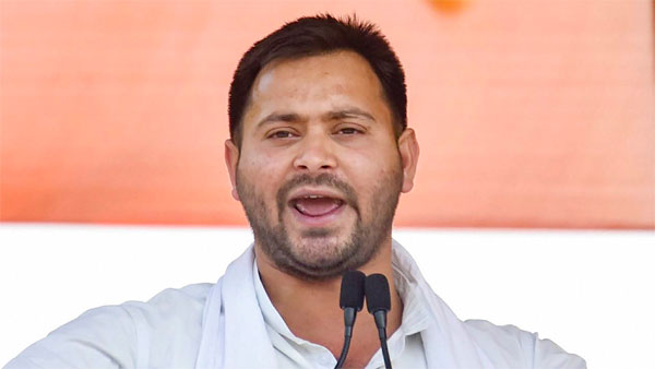 बिहार चुनाव में विपक्ष के हाथ से निकला मुद्दा
